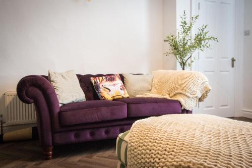Brockholes House | Cosy Holmfirth Home Near Trails and Town Sleeps 5