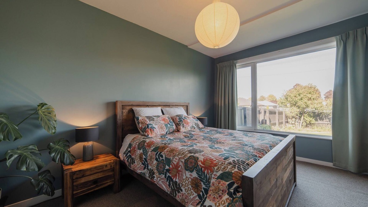 Somerfield House | Cosy House w/Beautiful Garden and Hot Tub. Pet Friendly!