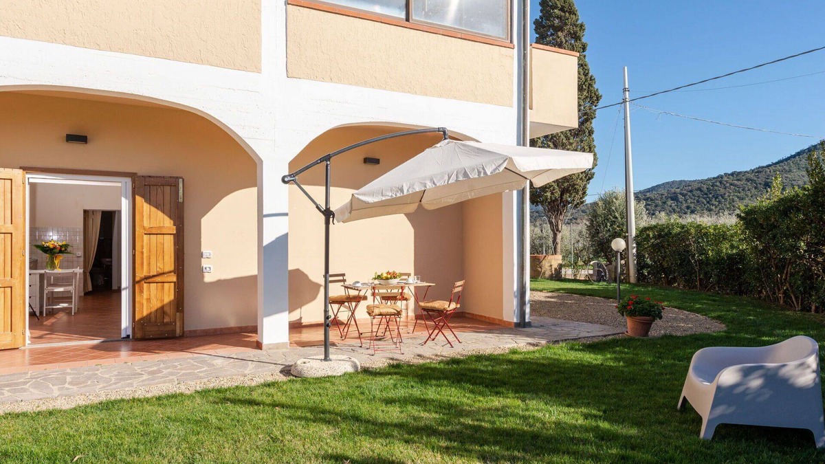 Castiglione della Pescaia Apartment | Cosy apartment for 6 people with A/C, WIFI, TV, terrace and pets allowed