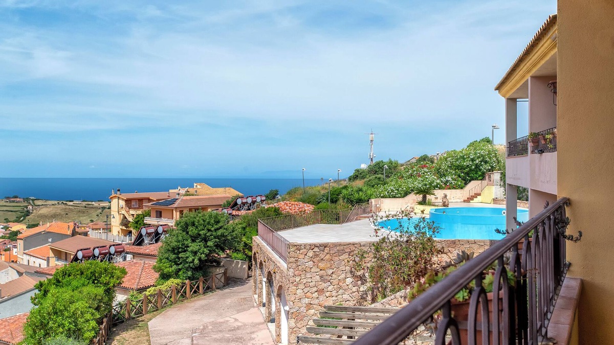 Trinita d'Agultu Apartment | Cosy Holiday Apartment “Con Piscina 13” with Sea View, Garden & Pool