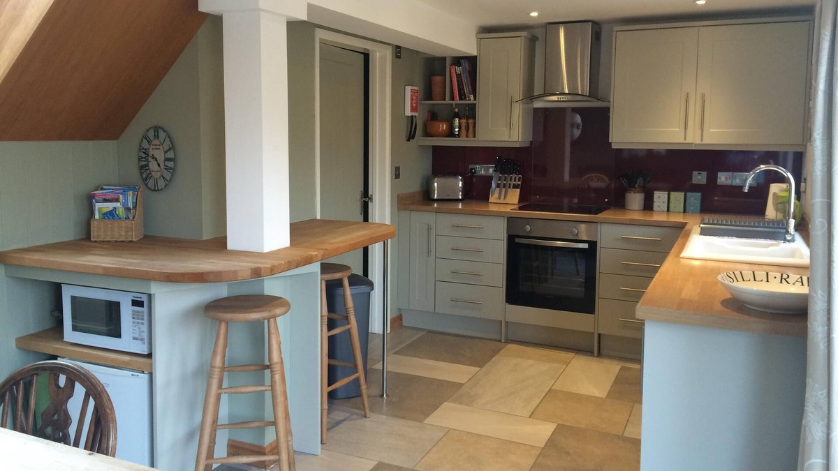 Swanage Cottage | Cosy Lodge Set In An Idyllic Location Surrounded By Open Countryside