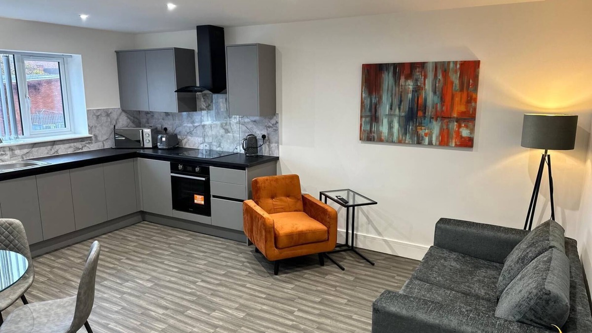 Long Eaton Apartment | Cosy Long Eaton Flat: Perfect for All Stays