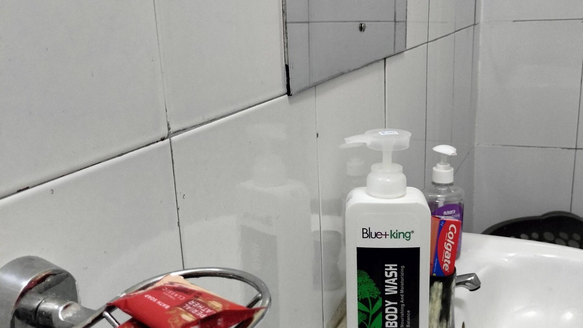 Kakamega House | Cosy midtown studio apartment 5 mins from CBD -The Bee Hive