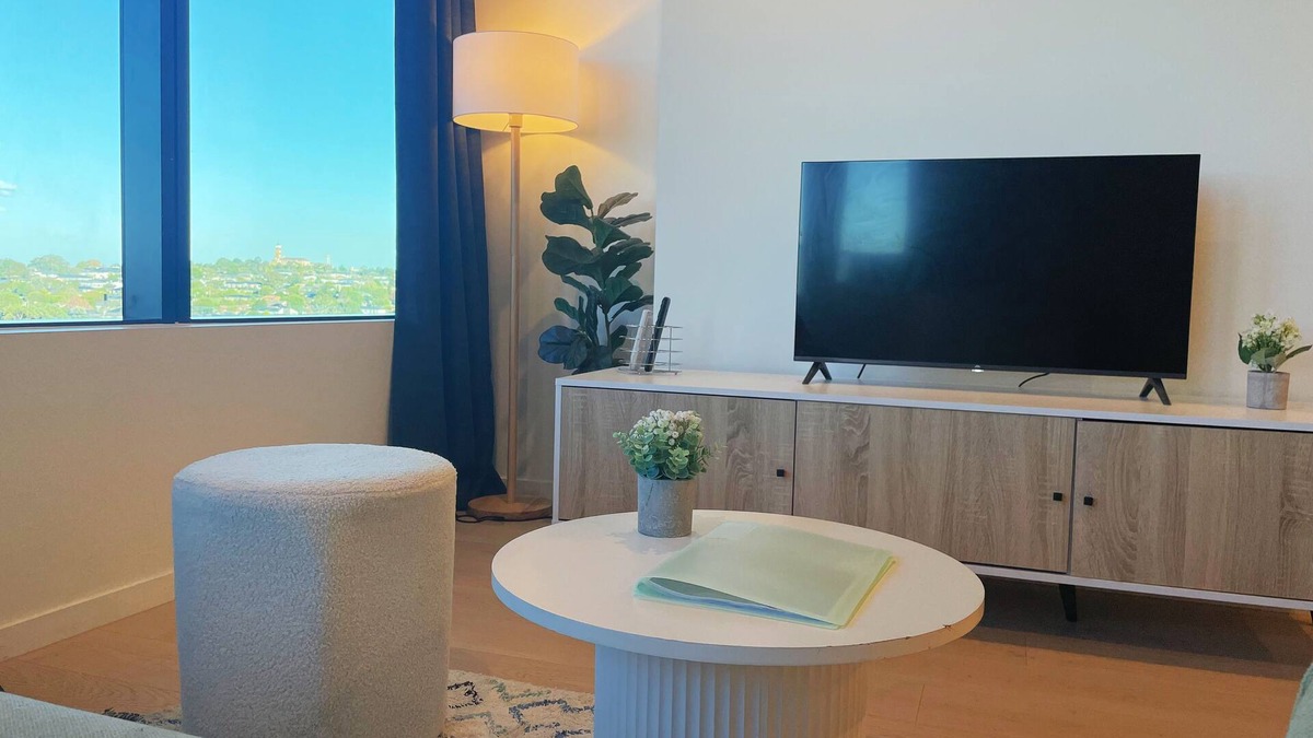 Glen Waverley Apartment | Cosy Modern 2 beds 1 bath apartment @ Skygarden * View * Pool * Free Parking