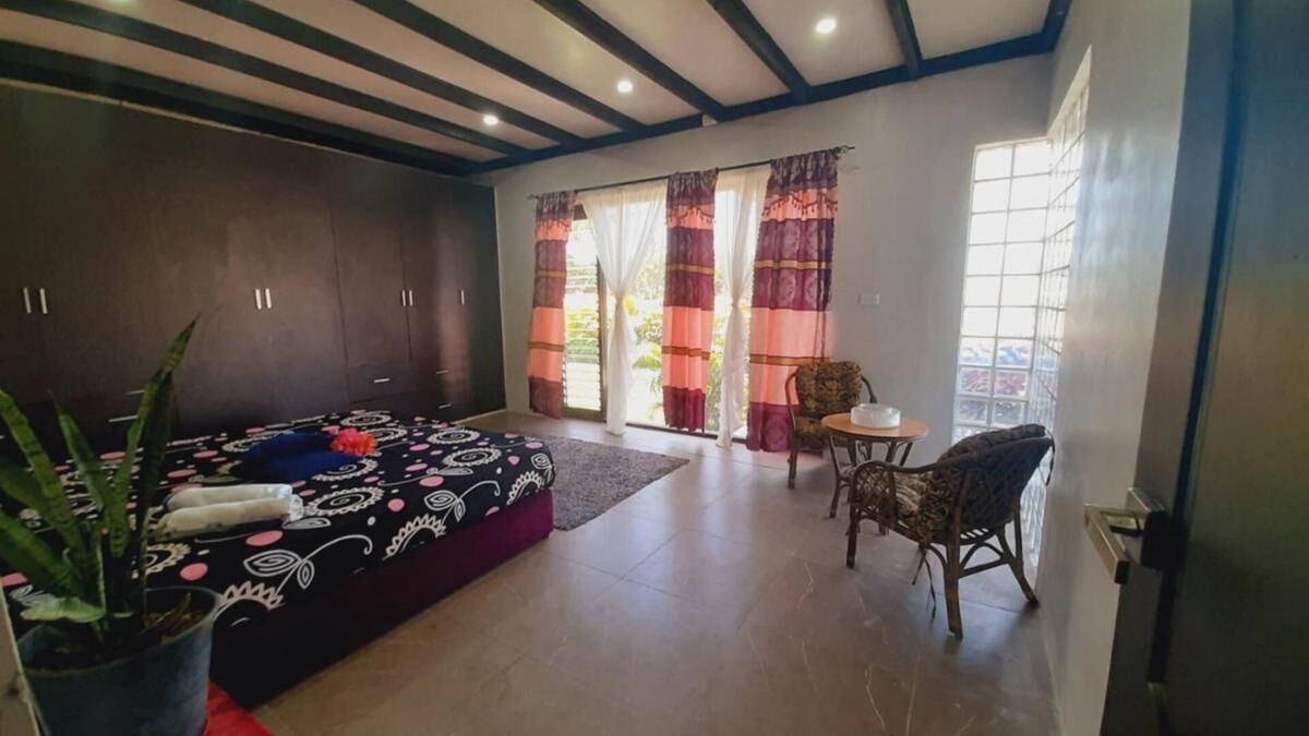 Pacific Harbour Bed & Breakfast | Cosy Nature's Best sites for shark diving, Waterfalls, village tours.