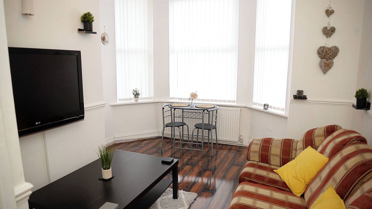 Liverpool Apartment | Cosy Orrell Park Retreat Near Anfield and Aintree
