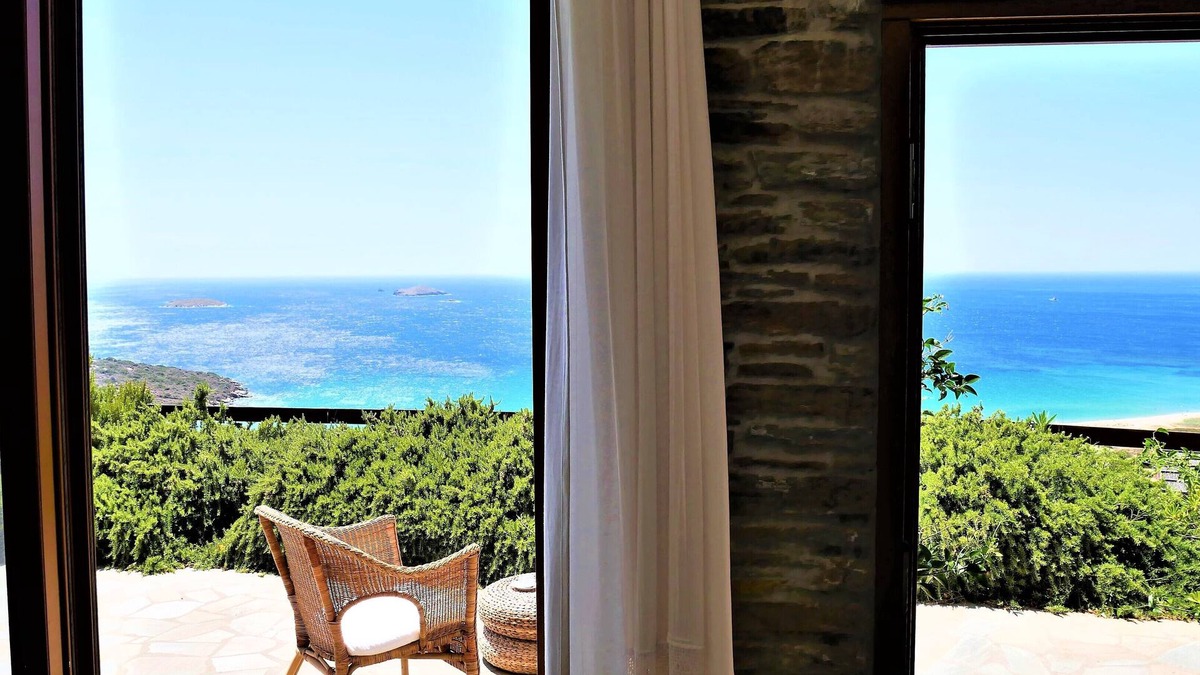 Gavrio House | Cosy Philoxenia: Best Location, Great View & Superb Pool