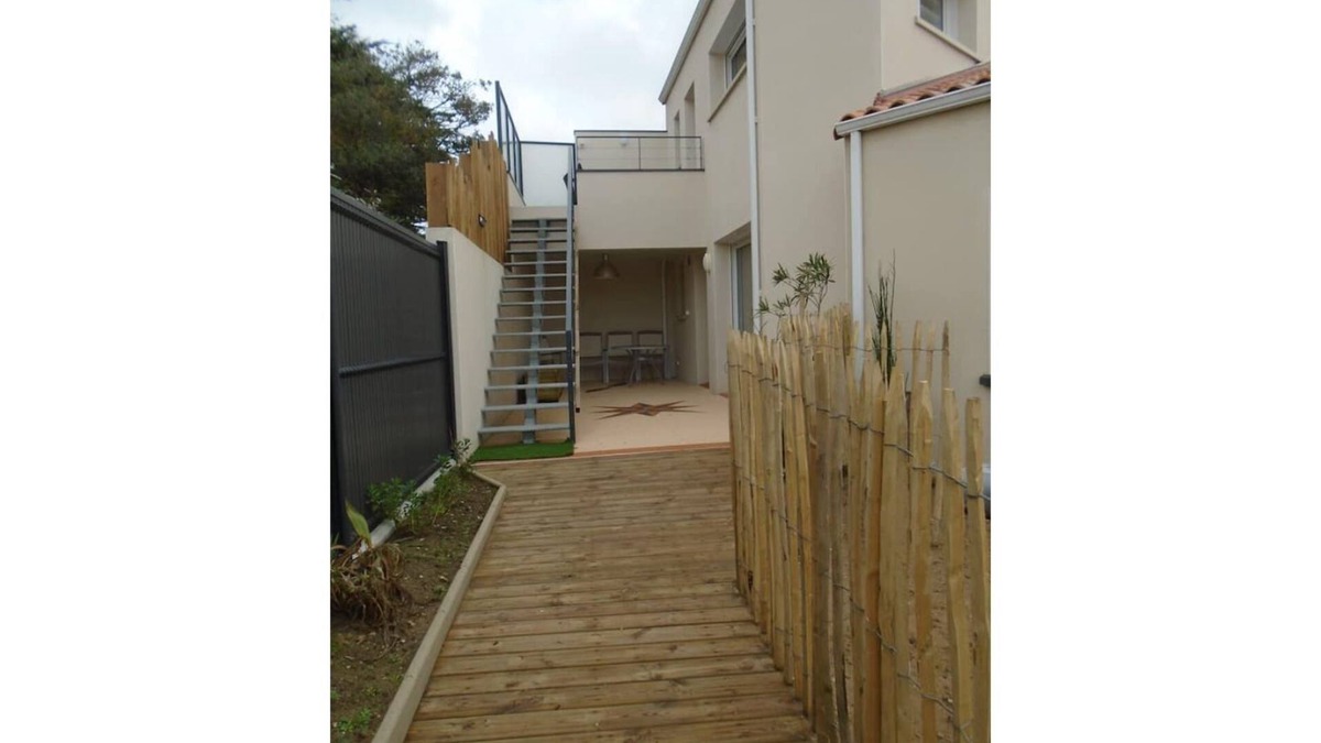 La Chaume Apartment | Cosy, quiet apartment with parking in front