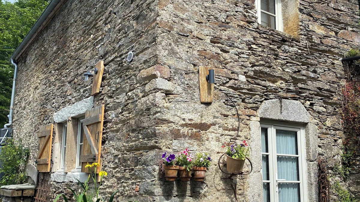 Lacaze Cottage | Cosy Retreat in Converted Bread Oven