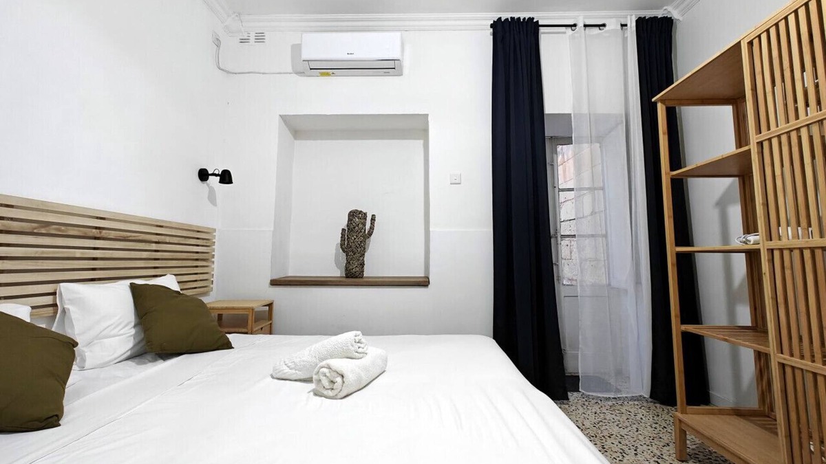 Pieta House | Cosy room 4 in guesthouse
