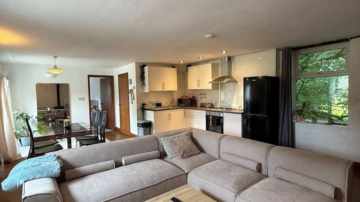 Carnbrea House | Cosy, secluded barn conversion in Cornwall — 10 minutes from beach