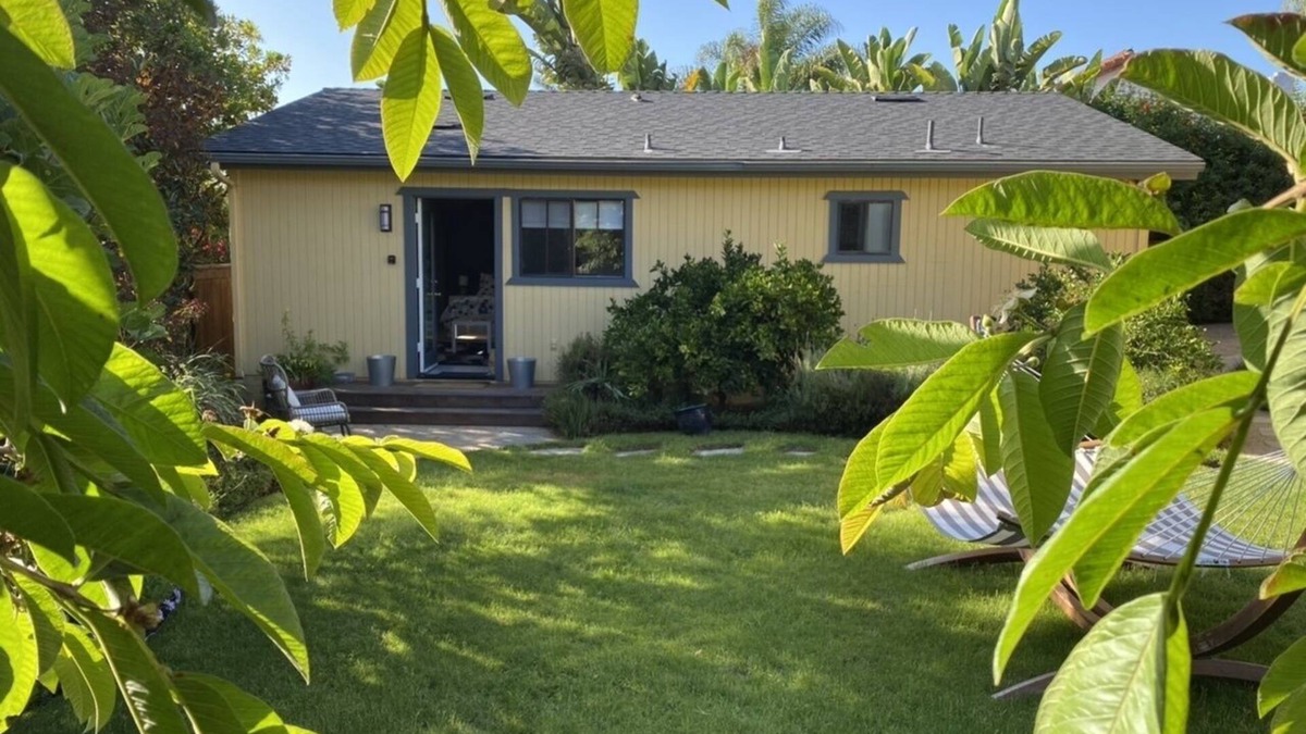 Solana Beach House | Cosy Solana Beach Guest Cottage/Studio in perfect location.