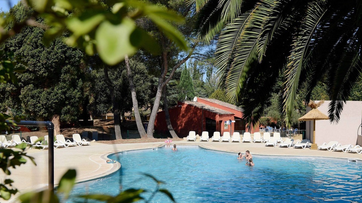 Arles Apartment | Cosy Studio | Accès Piscine Saisonnière