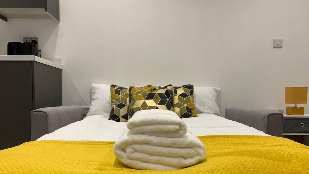 Doncaster Apartment | Cosy Studio Apartment - Near Doncaster Hospital