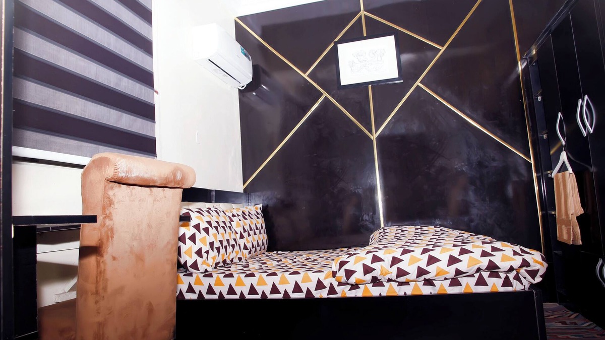 Yaba Apartment | Cosy Studio Apartment for Two People
