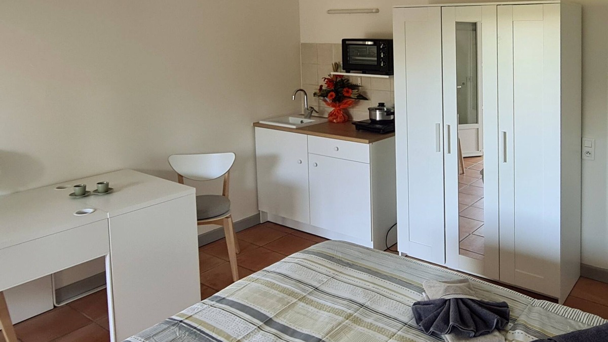 Montagnac Apartment | Cosy studio between mountains, sea and vineyards