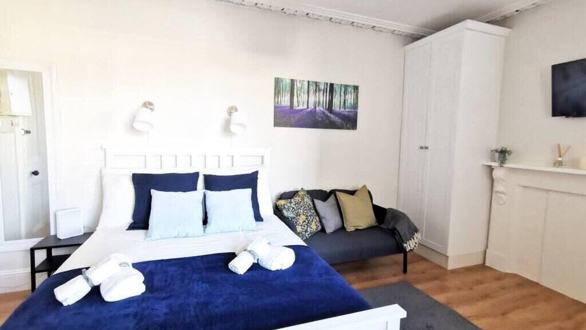 Dublin Apartment | Cosy studio new renovated - kitchen, TV &Fast WIFI