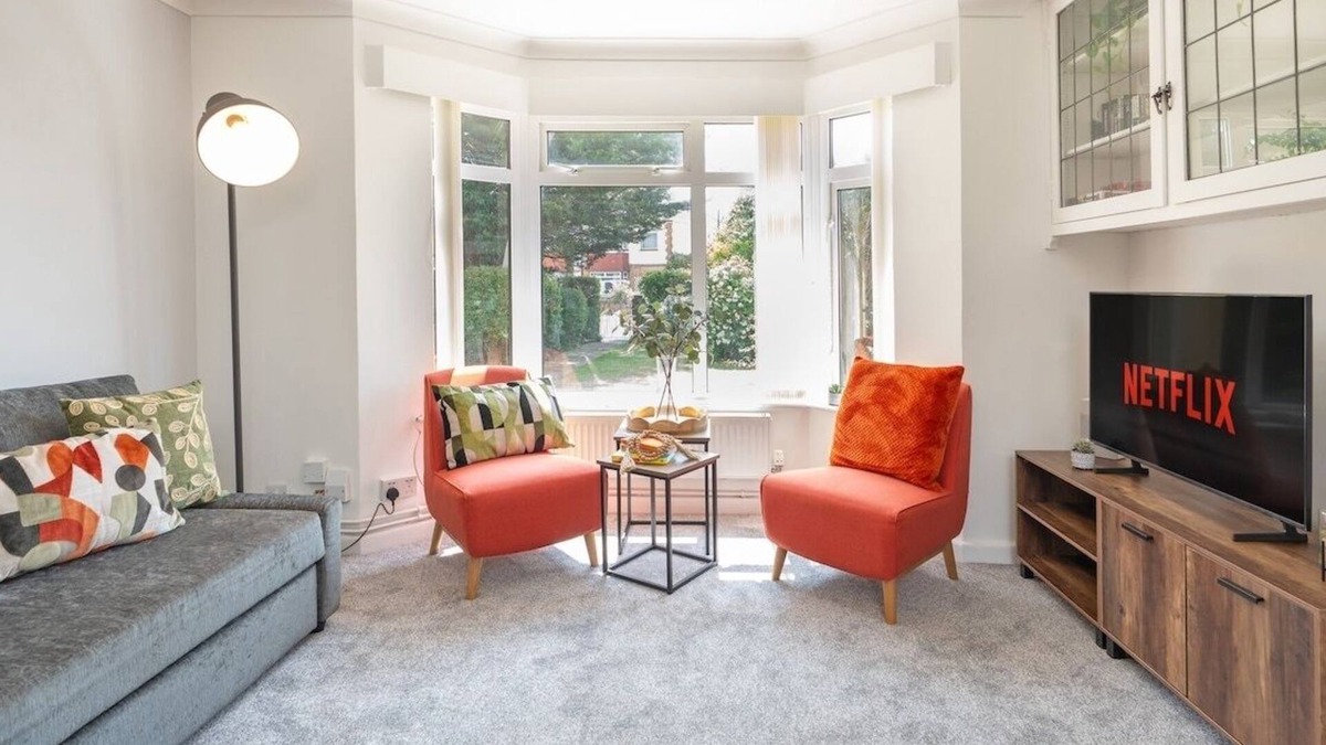 Portsmouth House | Cosy Stunning 3-BR Manor, Sleeps 8,Summer Discount