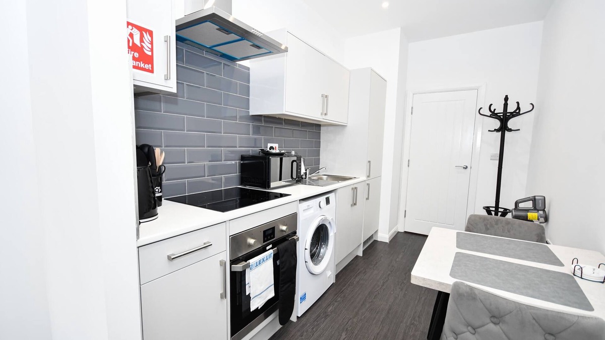 Eastleigh Apartment | Cosy & Stylish 1 Bedroom Apartment in Bradford