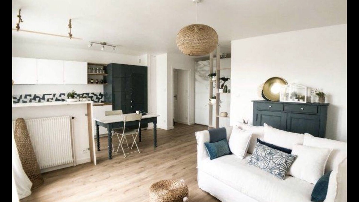 7th Arrondissement Apartment | Cosy T2 apartment - Lyon 7th metro streetcar - Parking - Charming furnishings