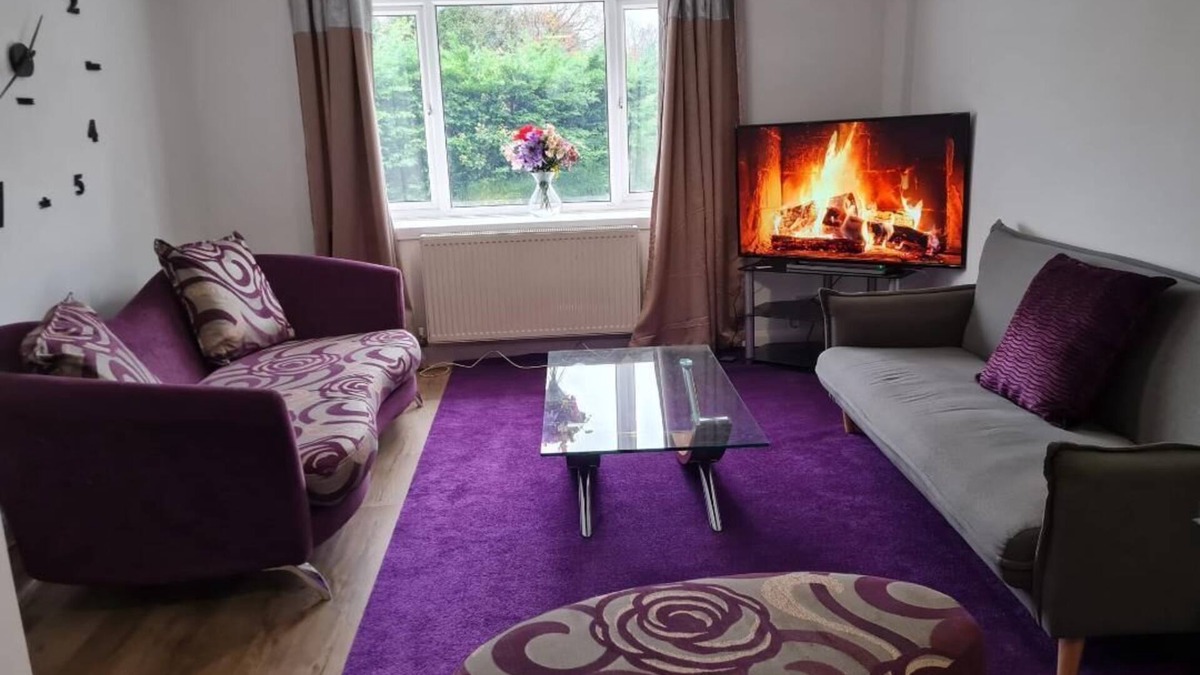 Fairfield House | Cosy two bedroom bedroom apartment with free parking and free wifi
