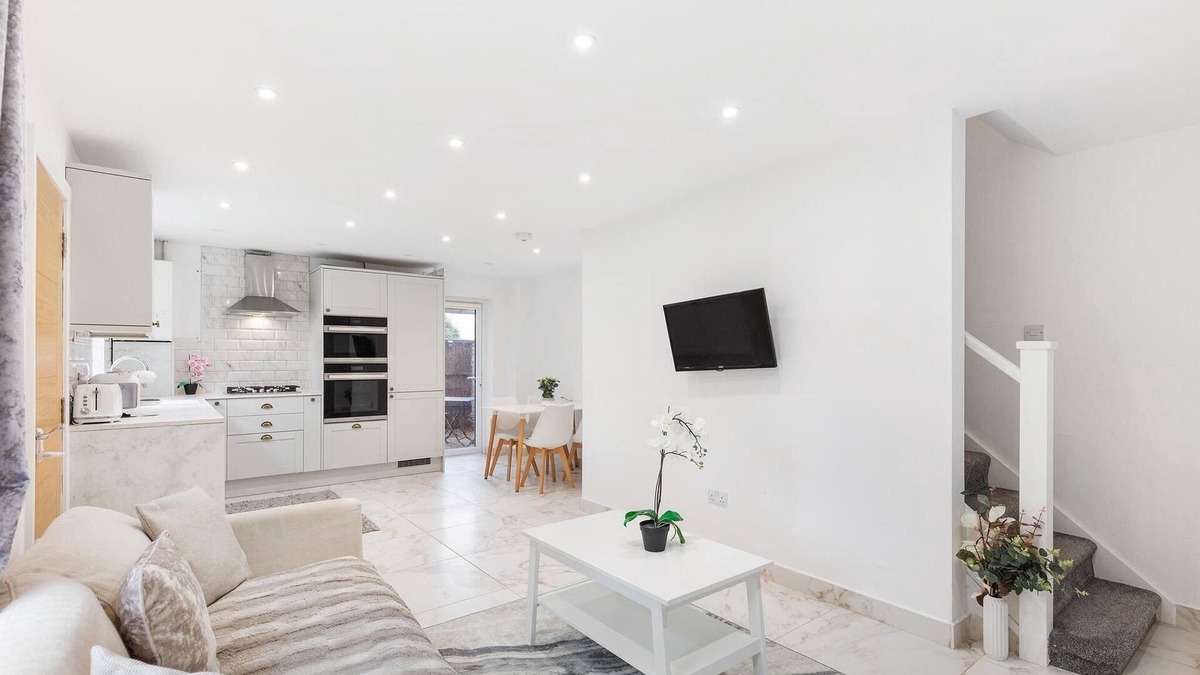 Kidlington House | Cosy Two Bedroom House in Central Kidlington