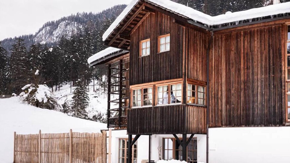 La Valle Apartment | Cosy tyrolean flat in Alta Badia, spacious and convenient.