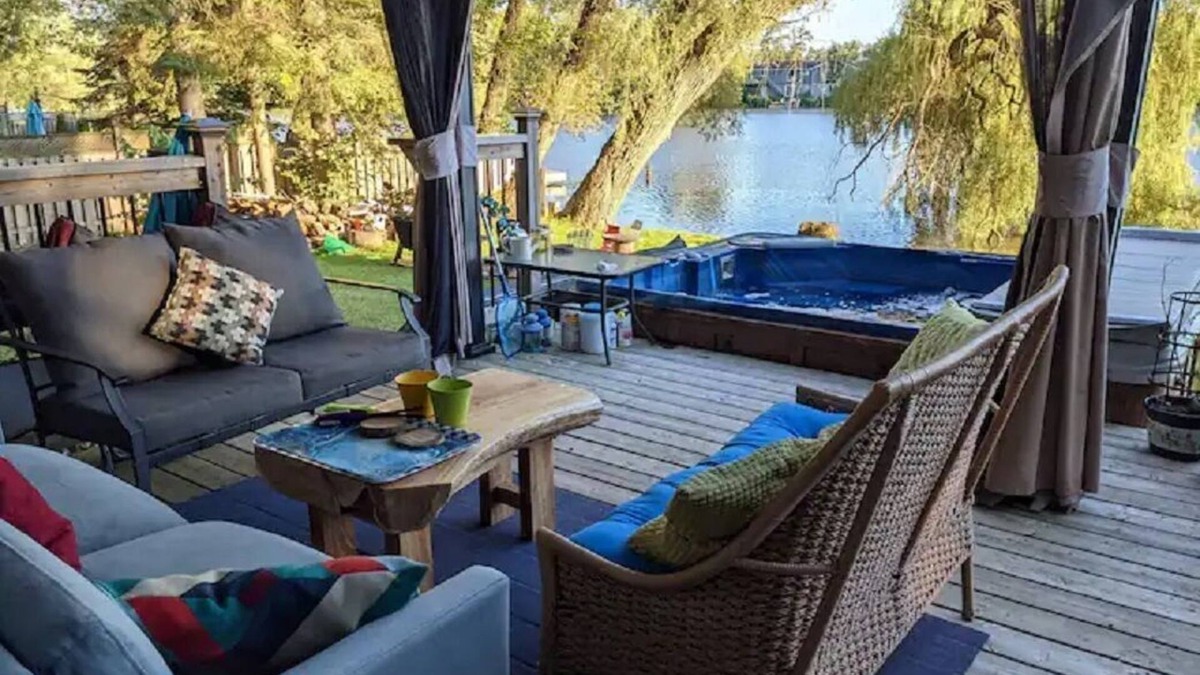 New Dundee Cottage | Cosy Updated Lakefront Cottage