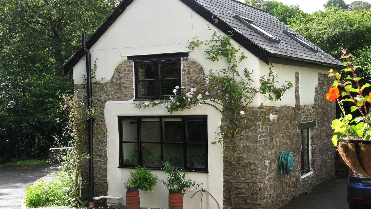 Torrington House | Cosy, very quiet, relaxing retreat, pretty surroundings, idylic. (pet-friendly)