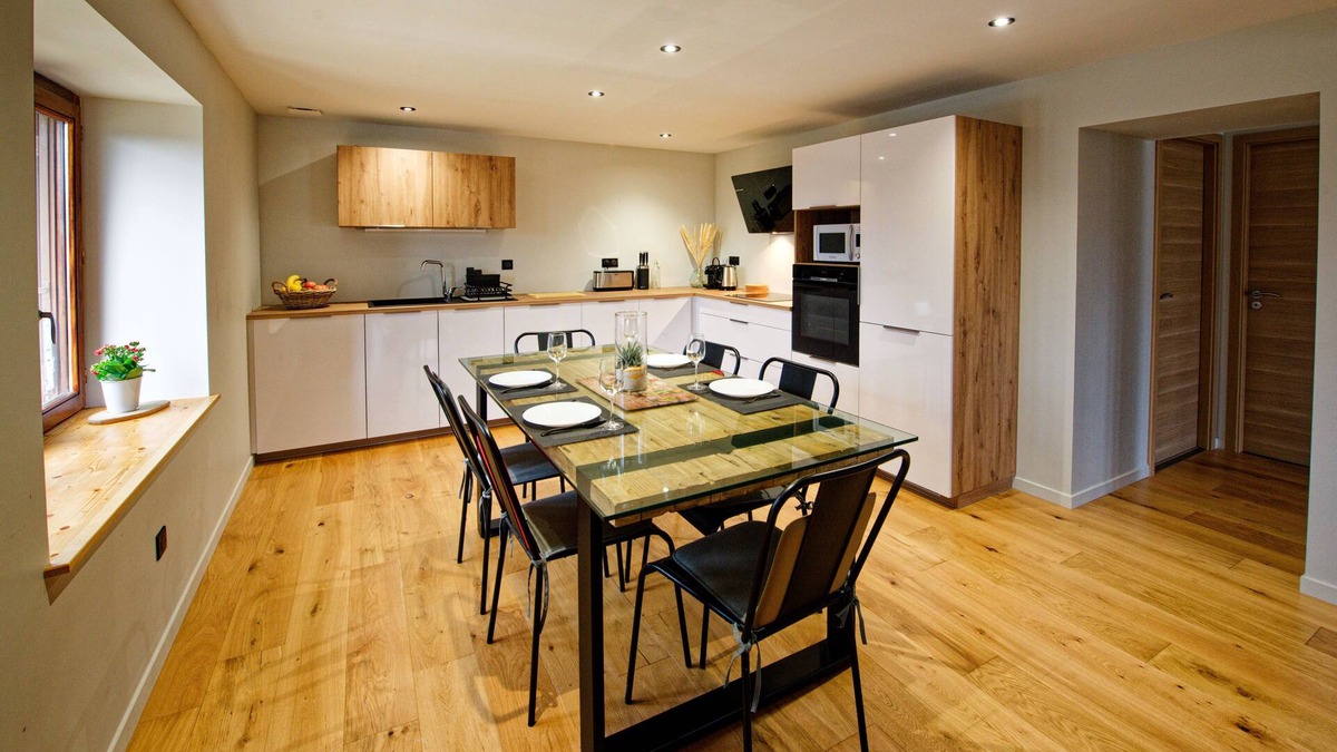 Cuttura Apartment | Cosy*Wifi/Netflix*Modern - at Ô JurassiK