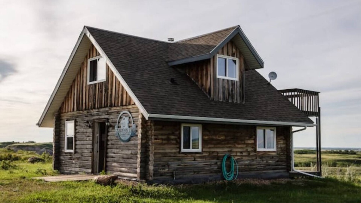 Castor Other | COTC: Log Cabin Glamping