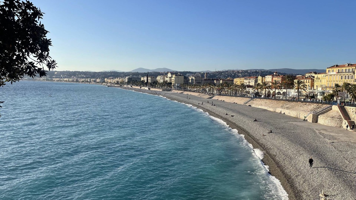 La Gaude Apartment | Cote d'azur apartment between Nice and Cannes with private pool access