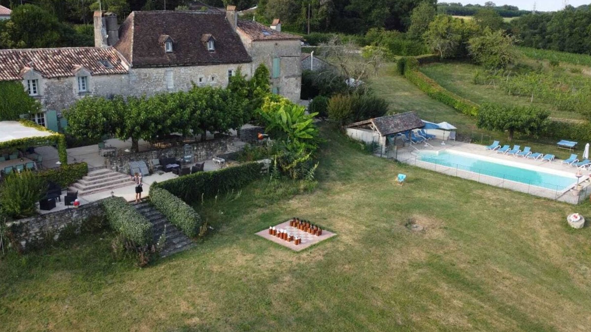 Saint-Antoine-de-Breuilh House | Cottage Rembrandt – Haven of Peace in the Dordogne with Heated Shared Pool