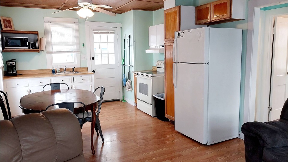 Marblehead House | Cottage 100 Yards from Water