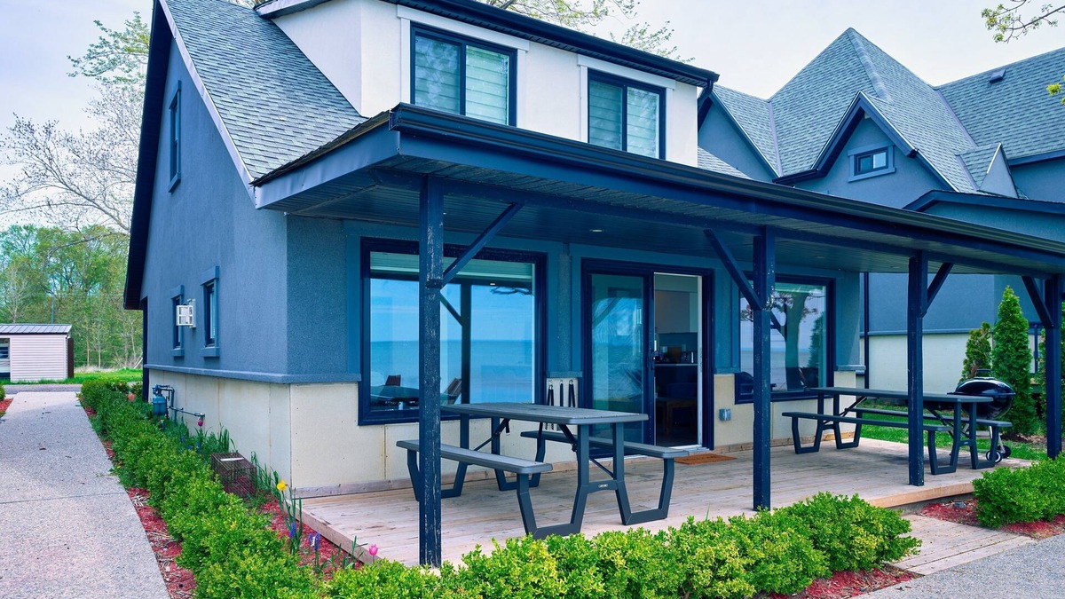Wainfleet Cottage | Cottage 16: Beachfront Cottage Escape