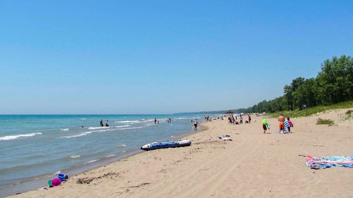 Wainfleet House | Cottage #2 · Lake Haven Beach Resort