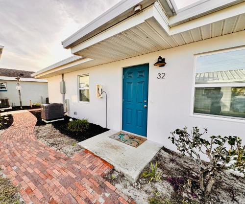 Tavares House | Cottage 32, Flamingo Bungalow - Dora Canal Court - a downtown, waterfront community