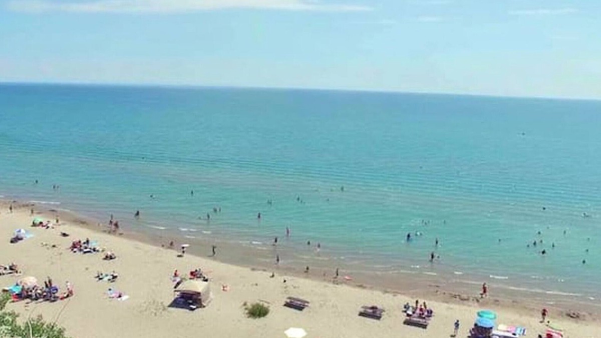 Hamilton House | Cottage #6 · Lake Haven Beach Resort