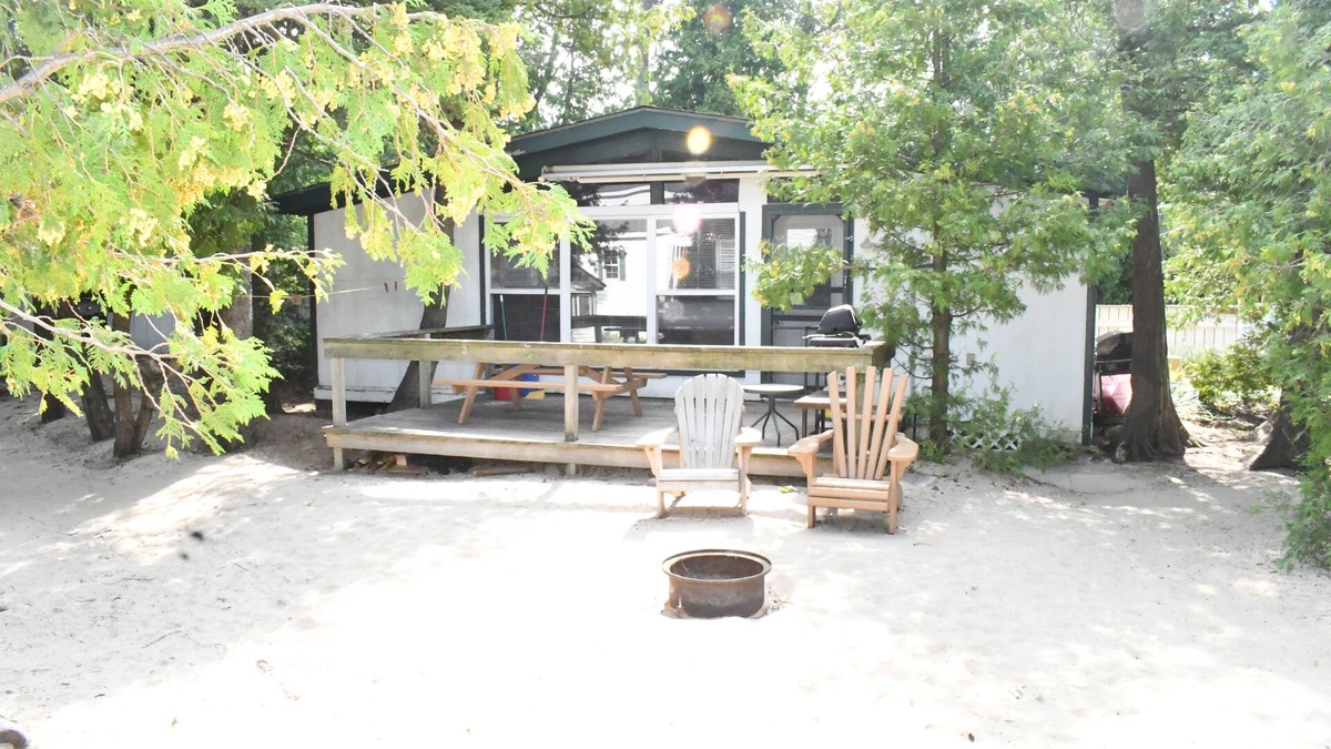 Sauble Beach Cottage | Cottage #6 - Sauble Beach Front