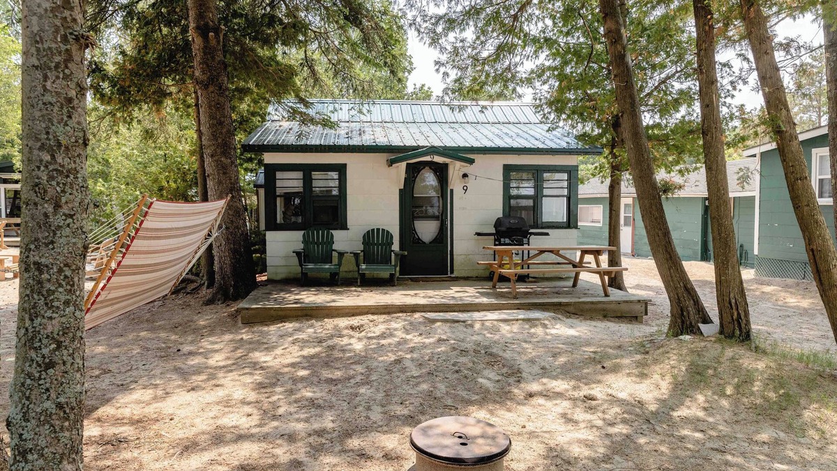 Sauble Beach Cottage | Cottage #9 - Sauble Beach Front