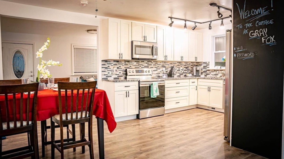 Kabletown Cottage | Cottage at Gray Fox- Many Attraction- Pet Friendly