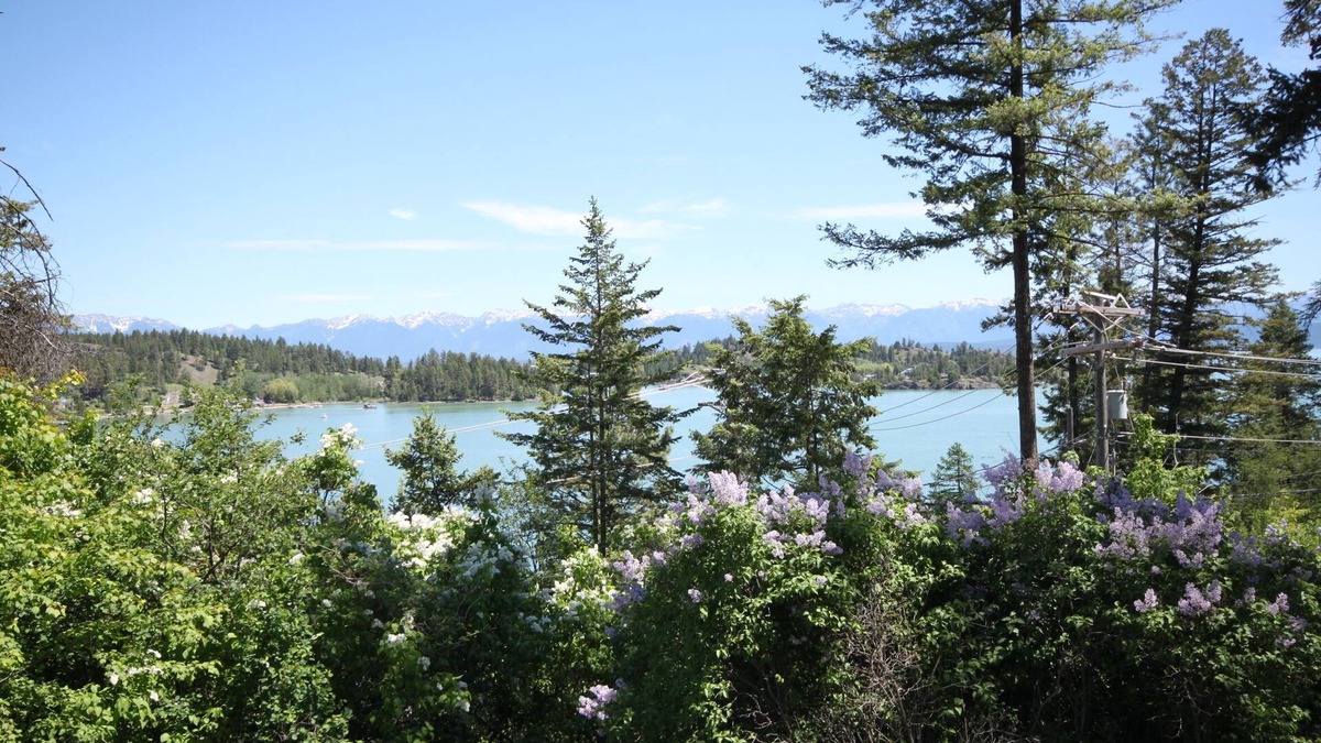 Somers Cottage | Cottage at Somers Bay overlooking Flathead Lake
