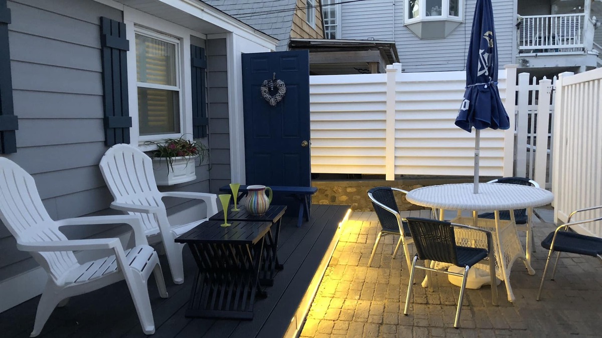 Salisbury Cottage | Cottage attached to multifamily home w direct private access to Salisbury Beach