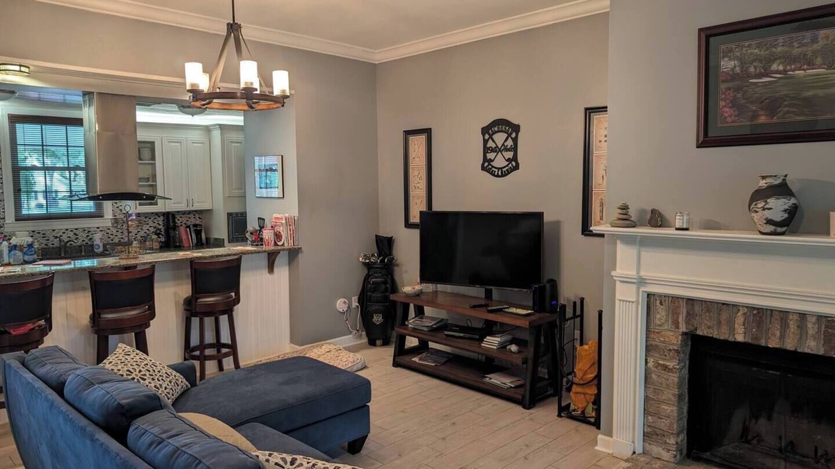 Murrells Inlet Cottage | Cottage Beneath the Branches in Wachesaw-golf/pool/beach