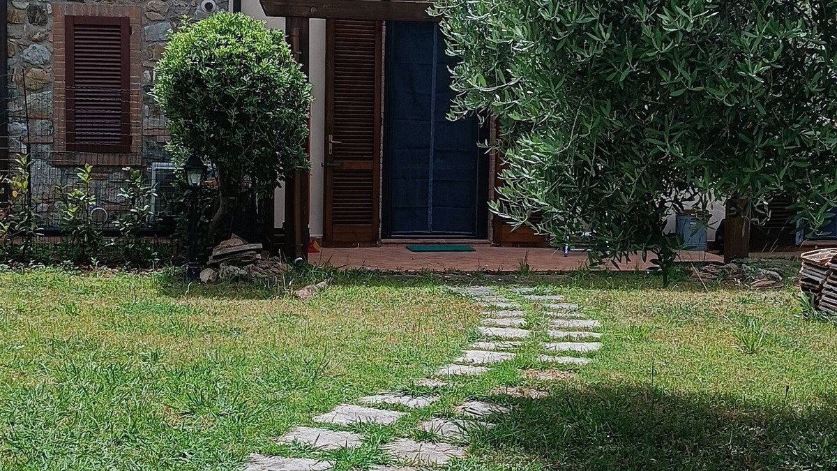 Pomaia Apartment | Cottage by ciccy&moma Nestled in the Tuscan countryside but just minutes from the sea