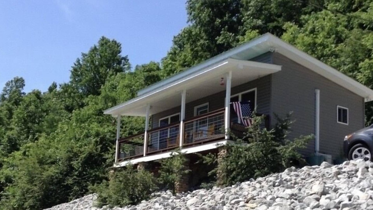 Estillfork Cottage | Cottage by the creek, beautiful Mountain View, perfect getaway!