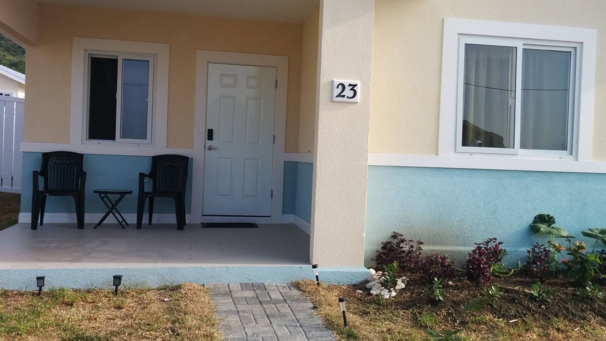 Lucea House | Cottage by the sea