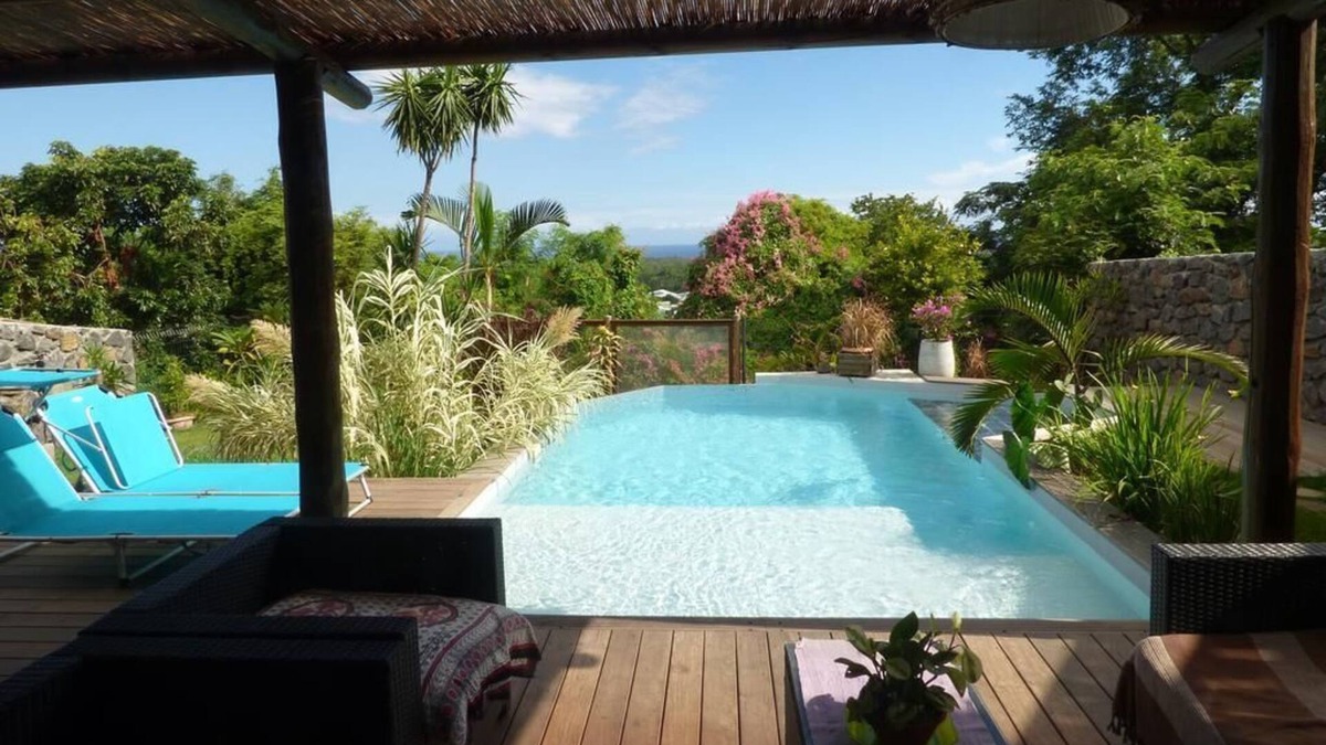 L'Etang-Sale Cottage | Cottage "Casuarina" heated pool
