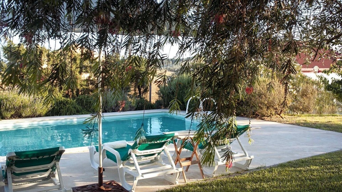 Cadaval Cottage | Cottage 'Casa Das Alfazemas' with Shared Pool, Private Terrace and Wi-Fi