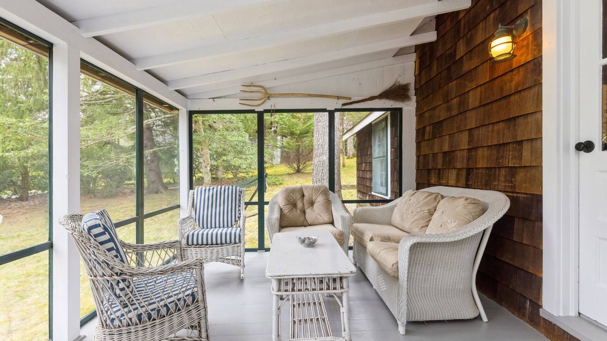 Barnes Landing Cottage | Cottage classic near bay beach